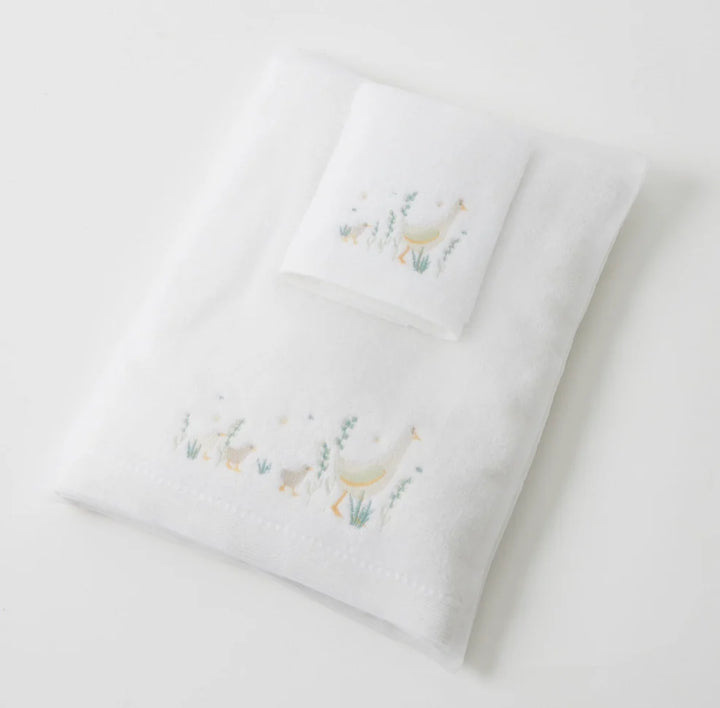 Jiggle & Giggle Bath Towel & Face Washer Set