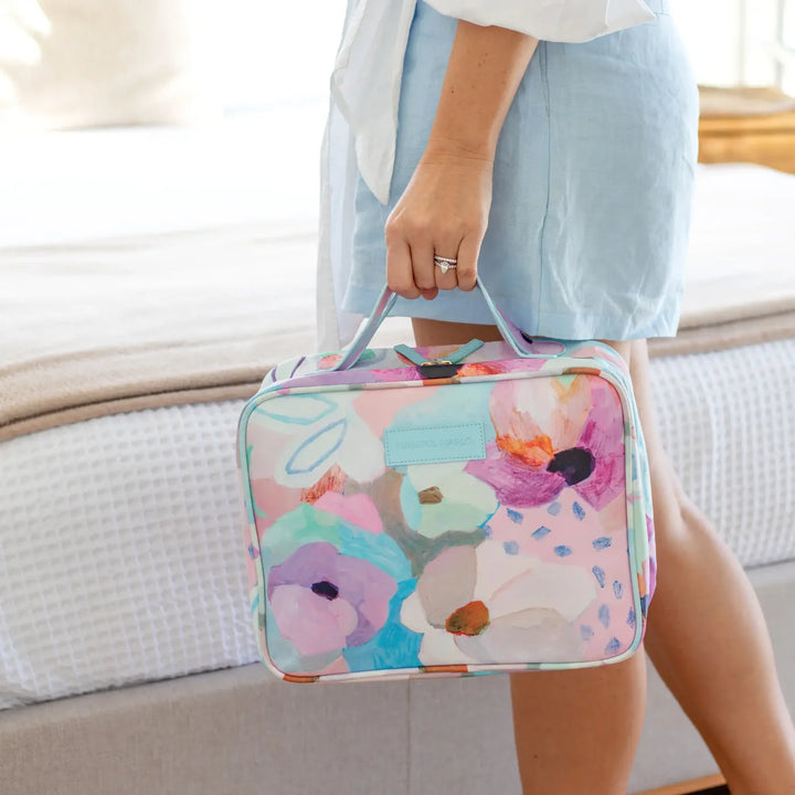 Mindful Marlo Hanging Toiletry Bag